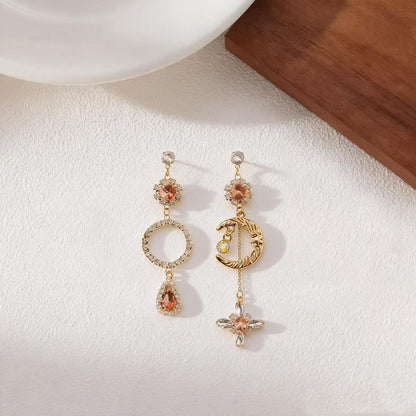 Moon Stud Earrings For Unisex Featuring Asymmetrical Design In Silver Alloy