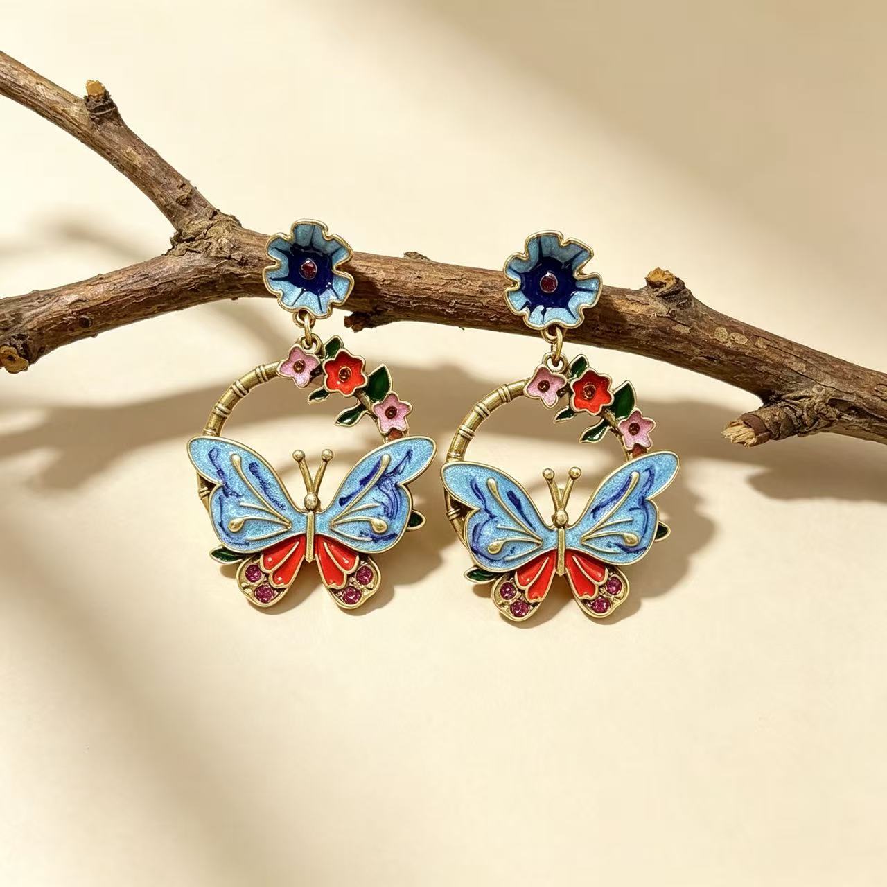 Butterfly Stud Earrings For Unisex Featuring Enamel Craft In Silver With 925 Sterling Silver Ear Pins And Zinc Alloy Material