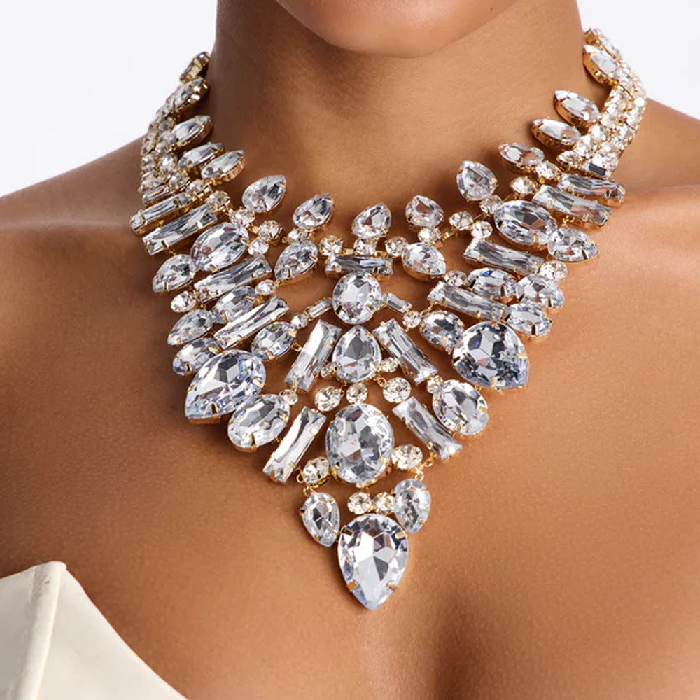 Luxurious Geometric Silver Alloy Necklace With Rhinestone Pendant For Women