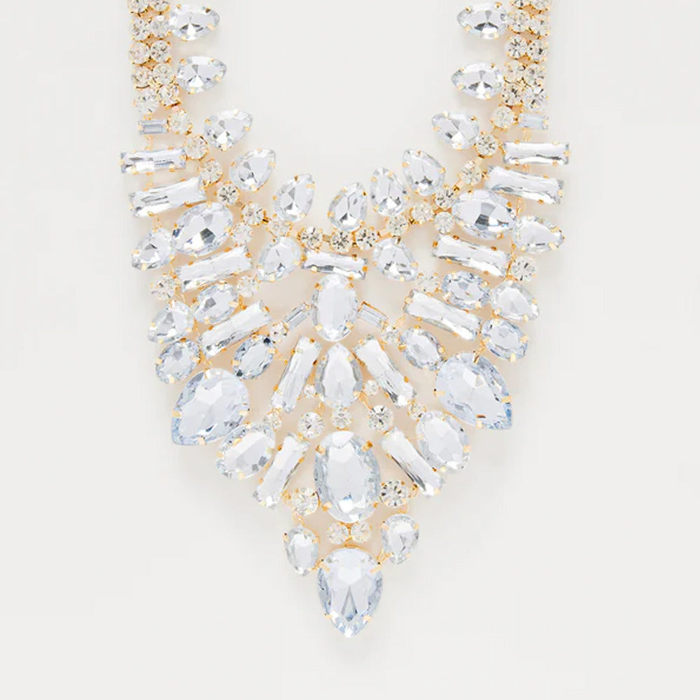 Luxurious Geometric Silver Alloy Necklace With Rhinestone Pendant For Women