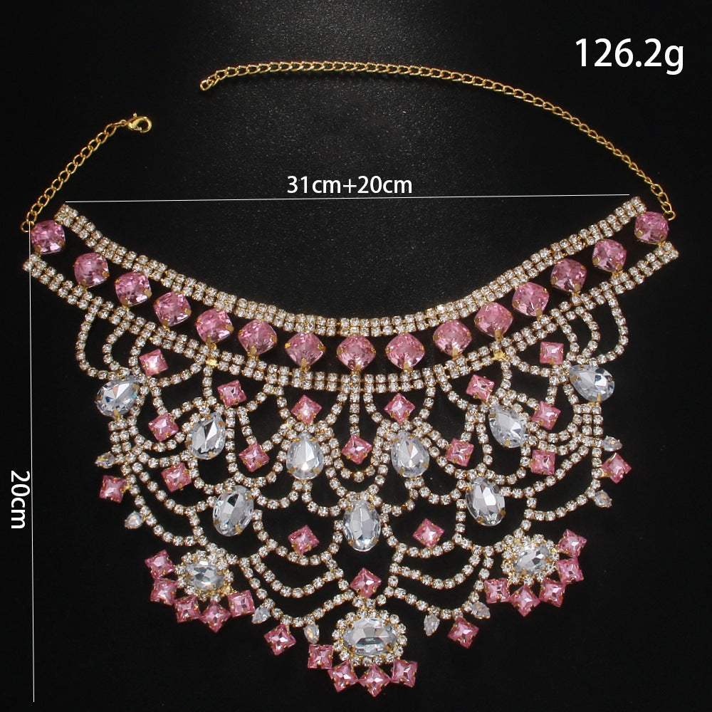 Luxurious Geometric Gold Necklace For Women With Rhinestone Pendant And Inlay Material