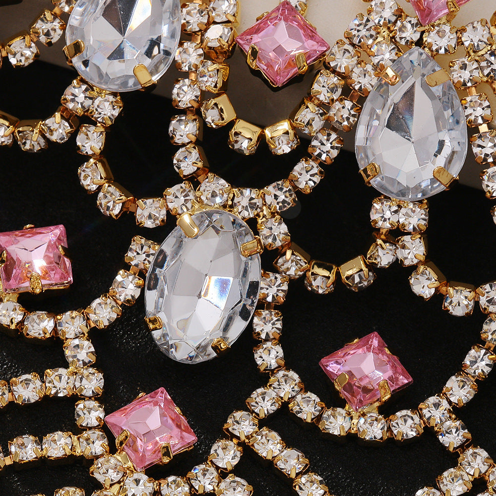 Luxurious Geometric Gold Necklace For Women With Rhinestone Pendant And Inlay Material