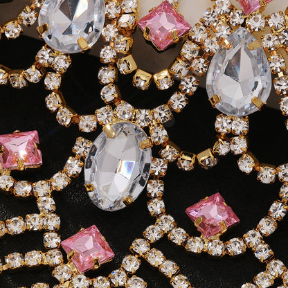 Luxurious Geometric Gold Necklace For Women With Rhinestone Pendant And Inlay Material
