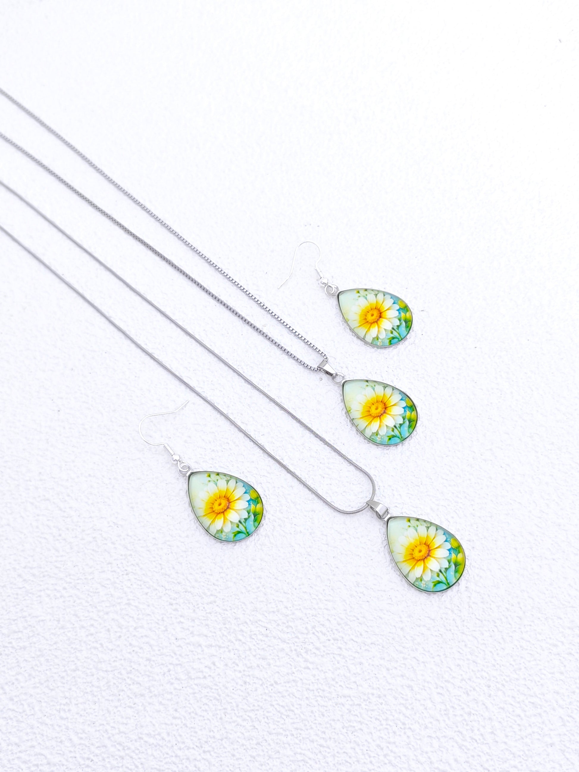 Water Droplets Necklace For Women In 304 Stainless Steel With 0.01µm Coating And Cable Chain