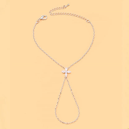 Lucky Heart Gold Alloy Bracelet For Women With Rhinestone Inlay, Elegant And Stylish Jewelry Accessory
