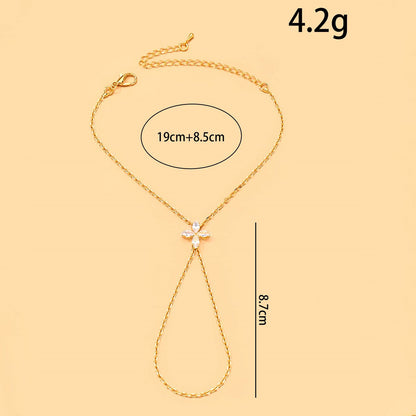 Lucky Heart Gold Alloy Bracelet For Women With Rhinestone Inlay, Elegant And Stylish Jewelry Accessory