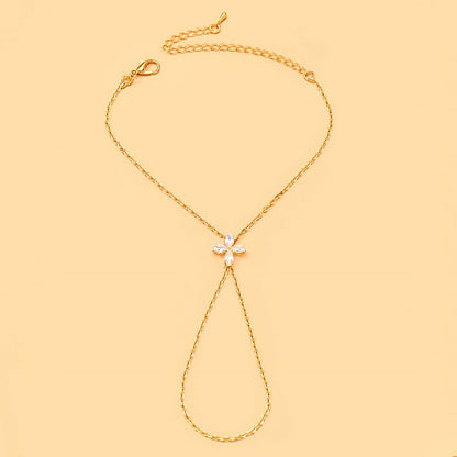 Lucky Heart Gold Alloy Bracelet For Women With Rhinestone Inlay, Elegant And Stylish Jewelry Accessory