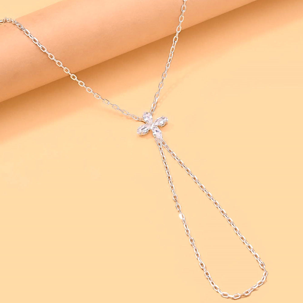 Lucky Heart Gold Alloy Bracelet For Women With Rhinestone Inlay, Elegant And Stylish Jewelry Accessory