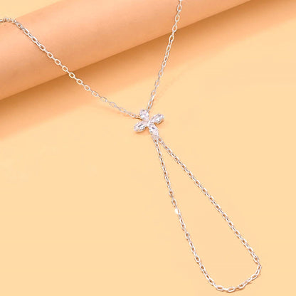 Lucky Heart Gold Alloy Bracelet For Women With Rhinestone Inlay, Elegant And Stylish Jewelry Accessory