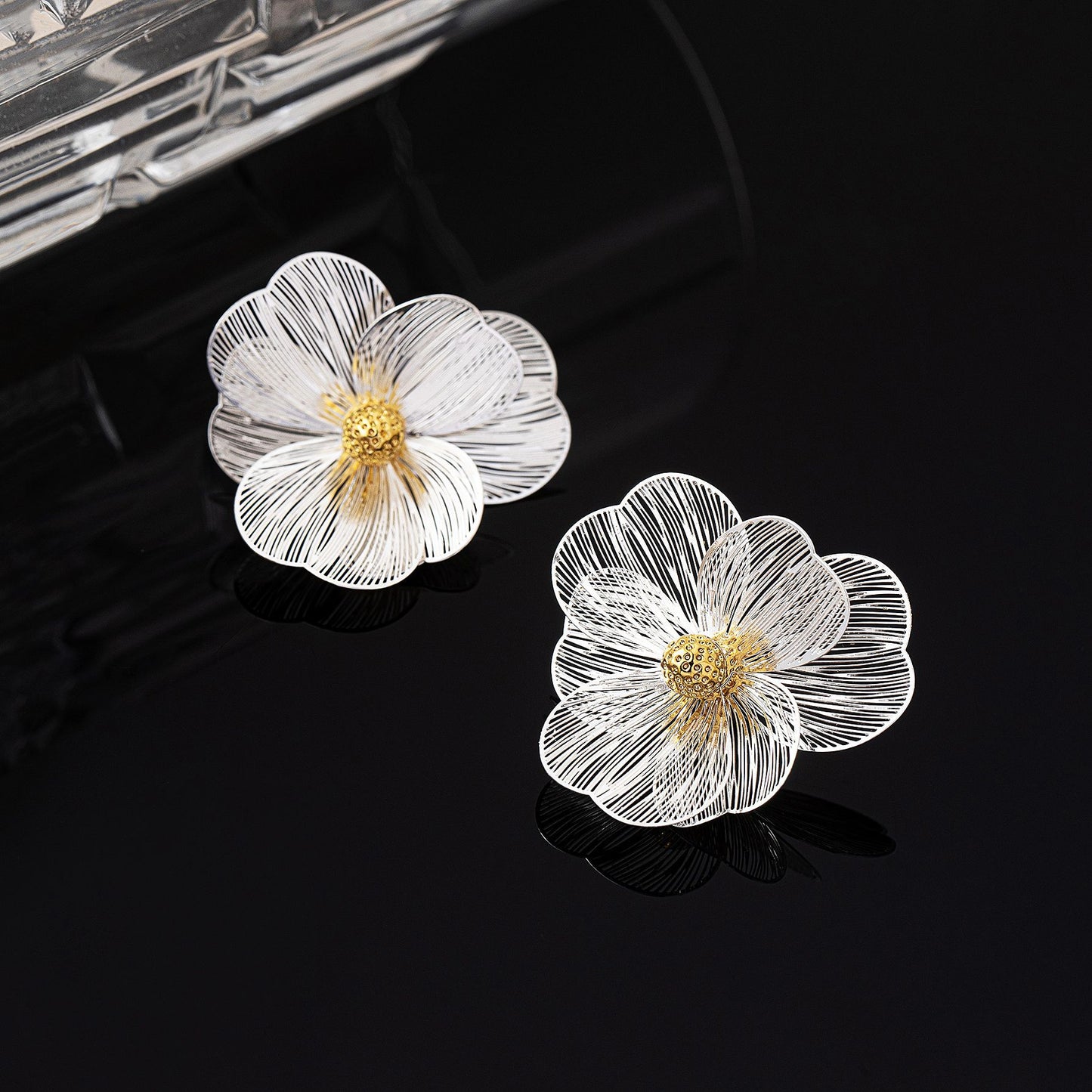 Flowers Stud Earrings With Tassel Pattern, Real Gold Plated Zinc Alloy Featuring Electroplated Craft And Copper Ear Pins