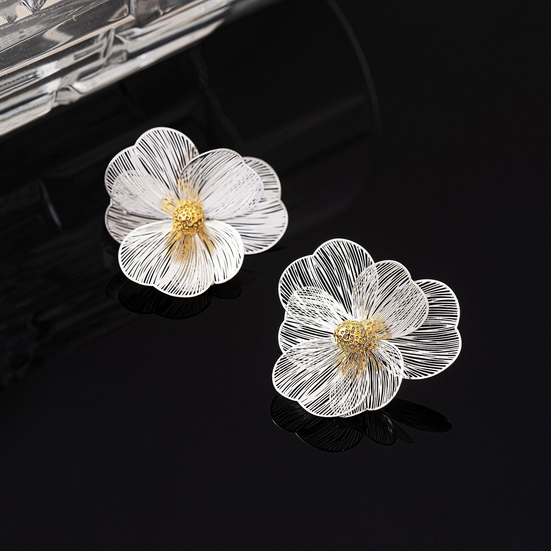 Flowers Stud Earrings With Tassel Pattern, Real Gold Plated Zinc Alloy Featuring Electroplated Craft And Copper Ear Pins