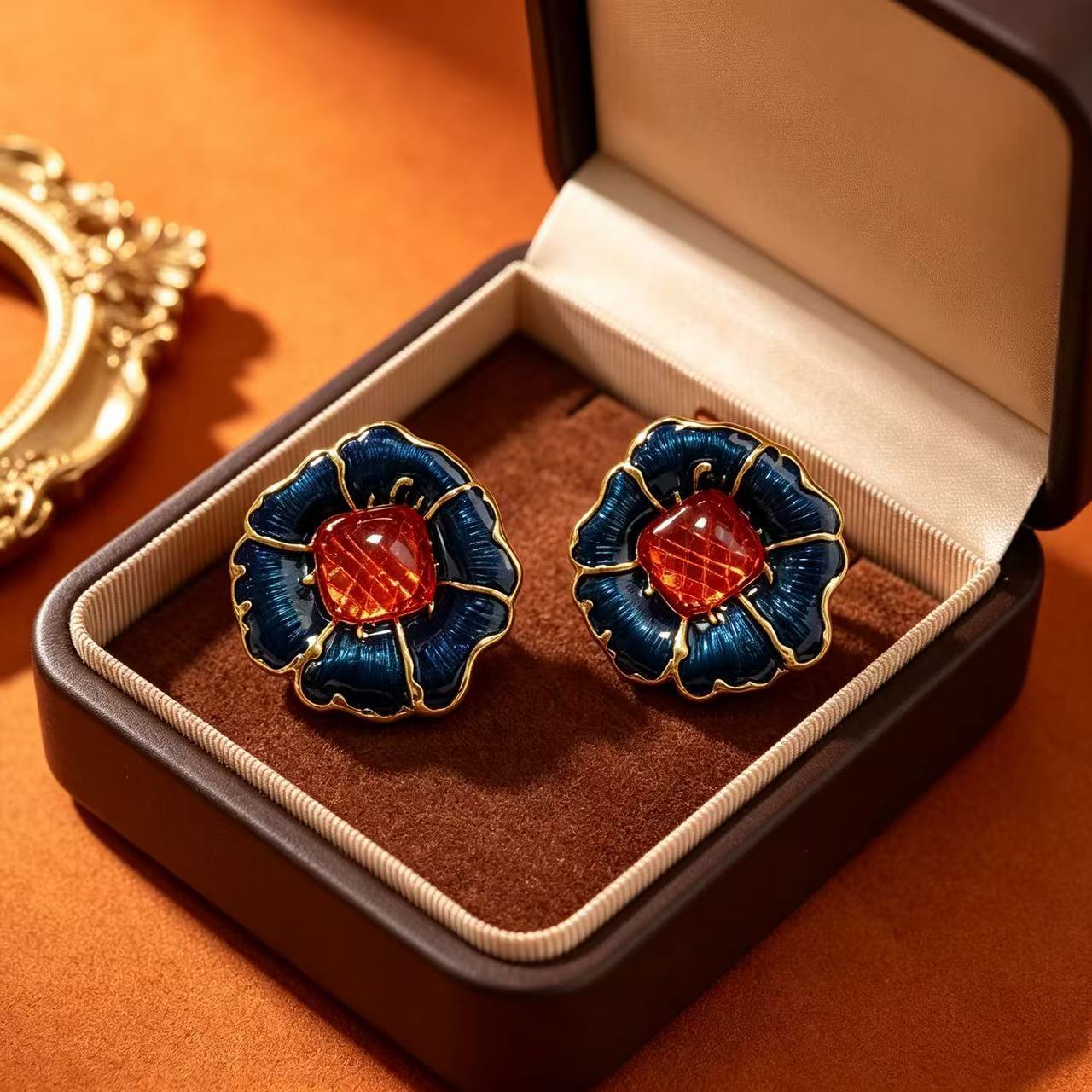 Handmade Flowers Earrings For Unisex Featuring 925 Sterling Silver Ear Studs In Silver Alloy