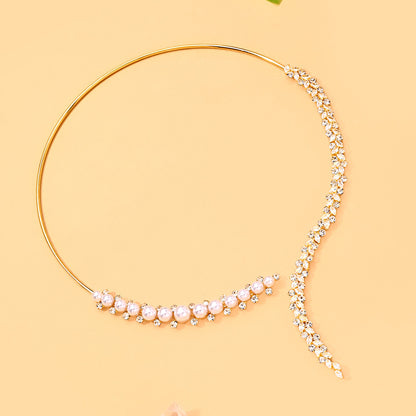 Rhombus Alloy Choker For Women With Rhinestones Pendant In Silver