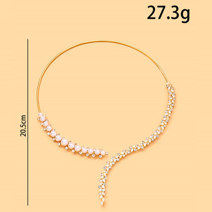 Rhombus Alloy Choker For Women With Rhinestones Pendant In Silver