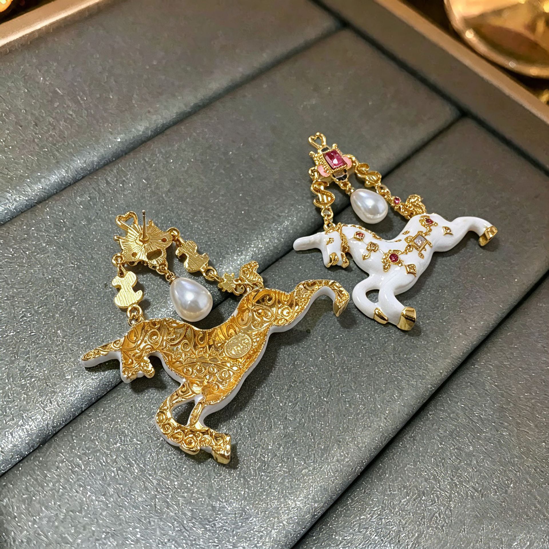 Animal Drop Earrings For Unisex Featuring Zinc Alloy With Rhinestones And 925 Sterling Silver Ear Pins