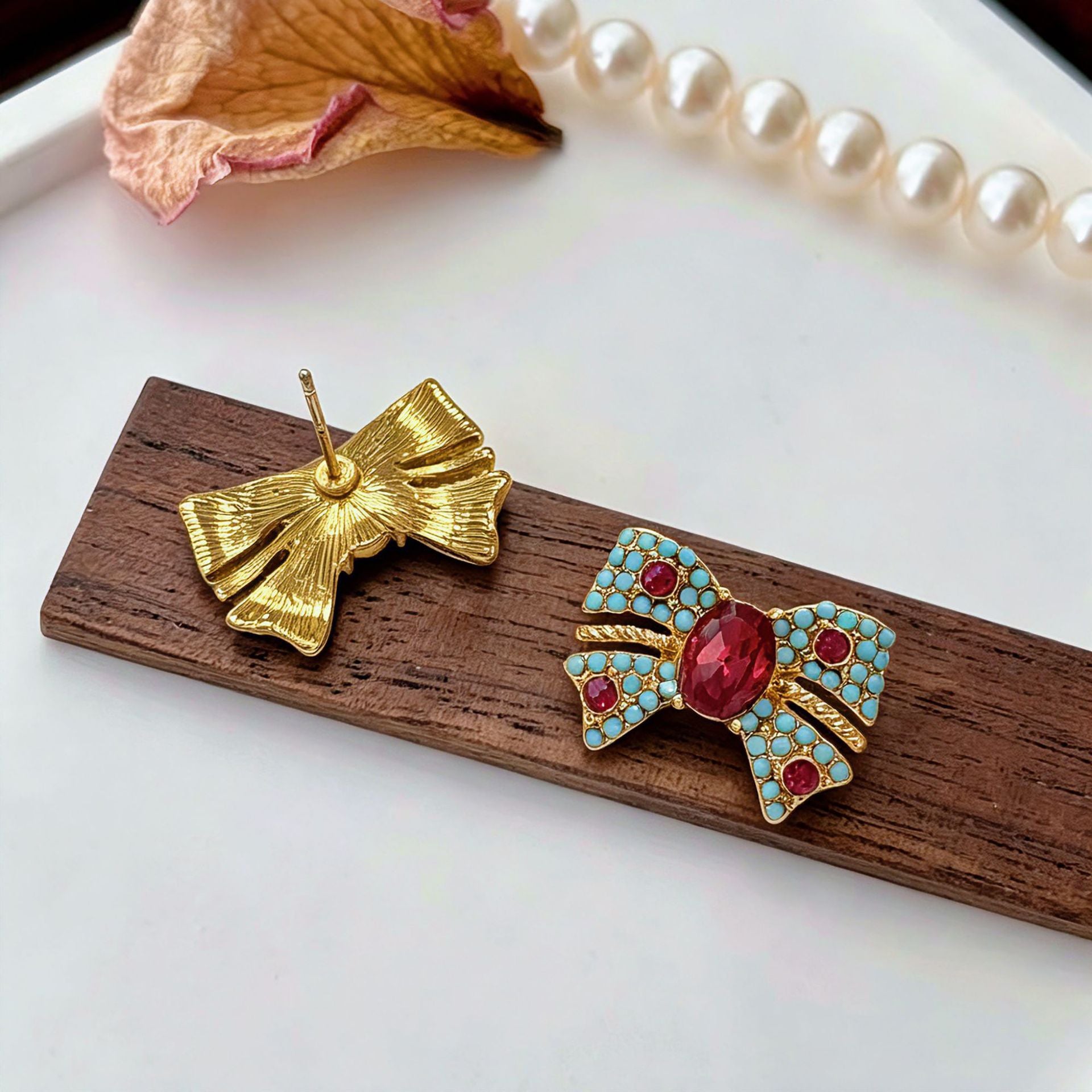 Silver Bow Tie Stud Earrings For Unisex Featuring Electroplated Zinc Alloy With 925 Sterling Silver Posts