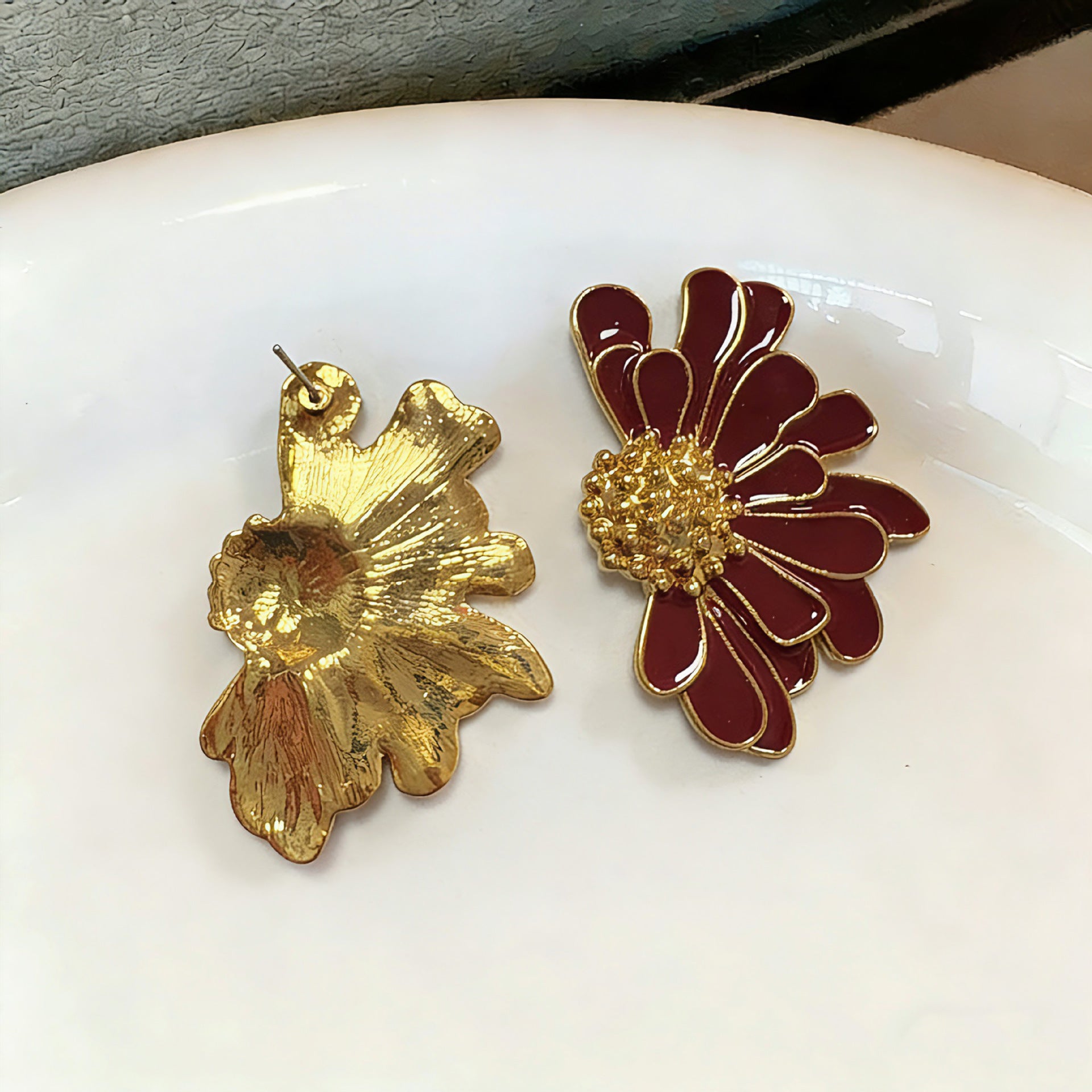 Flowers Stud Earrings For Unisex Featuring Enamel Craft And Alloy Material With 925 Sterling Silver Ear Pins In Colour