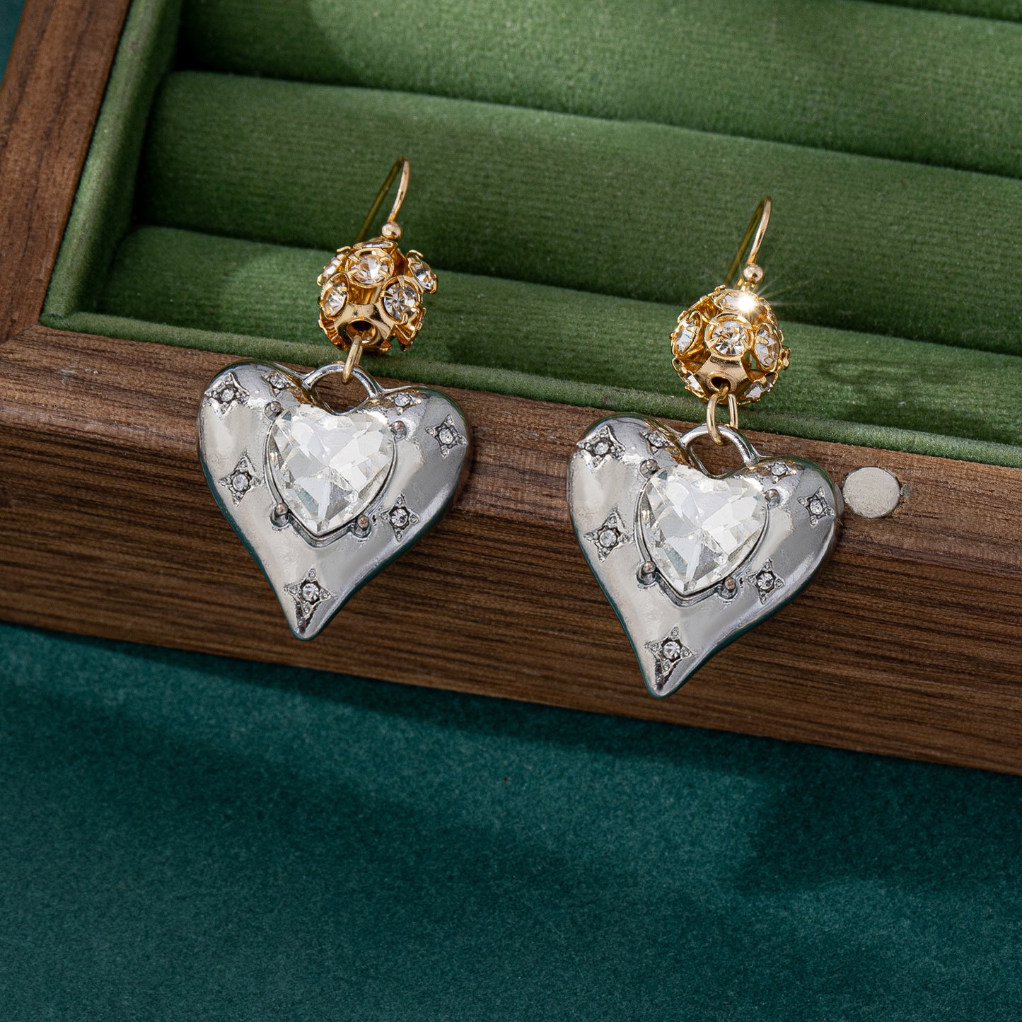 Heart Shape Stud Earrings Made Of Zinc Alloy, Stylish Clip Earrings For Everyday Wear