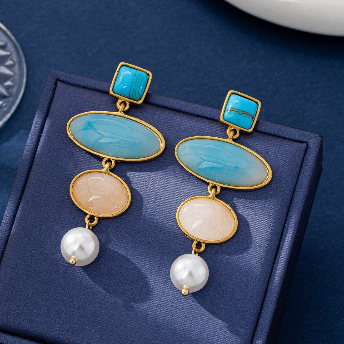 Retro Ocean Blue Stud Earrings With Artificial Pearl Inlay, Electroplated Zinc Alloy Clip Earrings