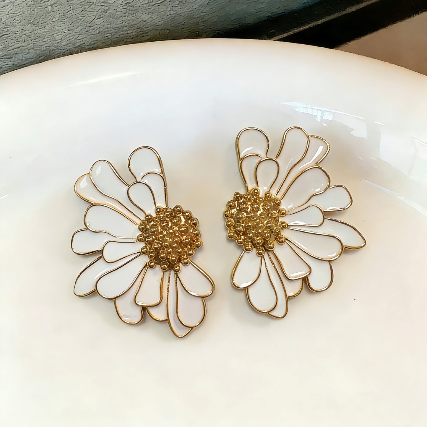 Flowers Stud Earrings For Unisex Featuring Enamel Craft And Alloy Material With 925 Sterling Silver Ear Pins In Colour