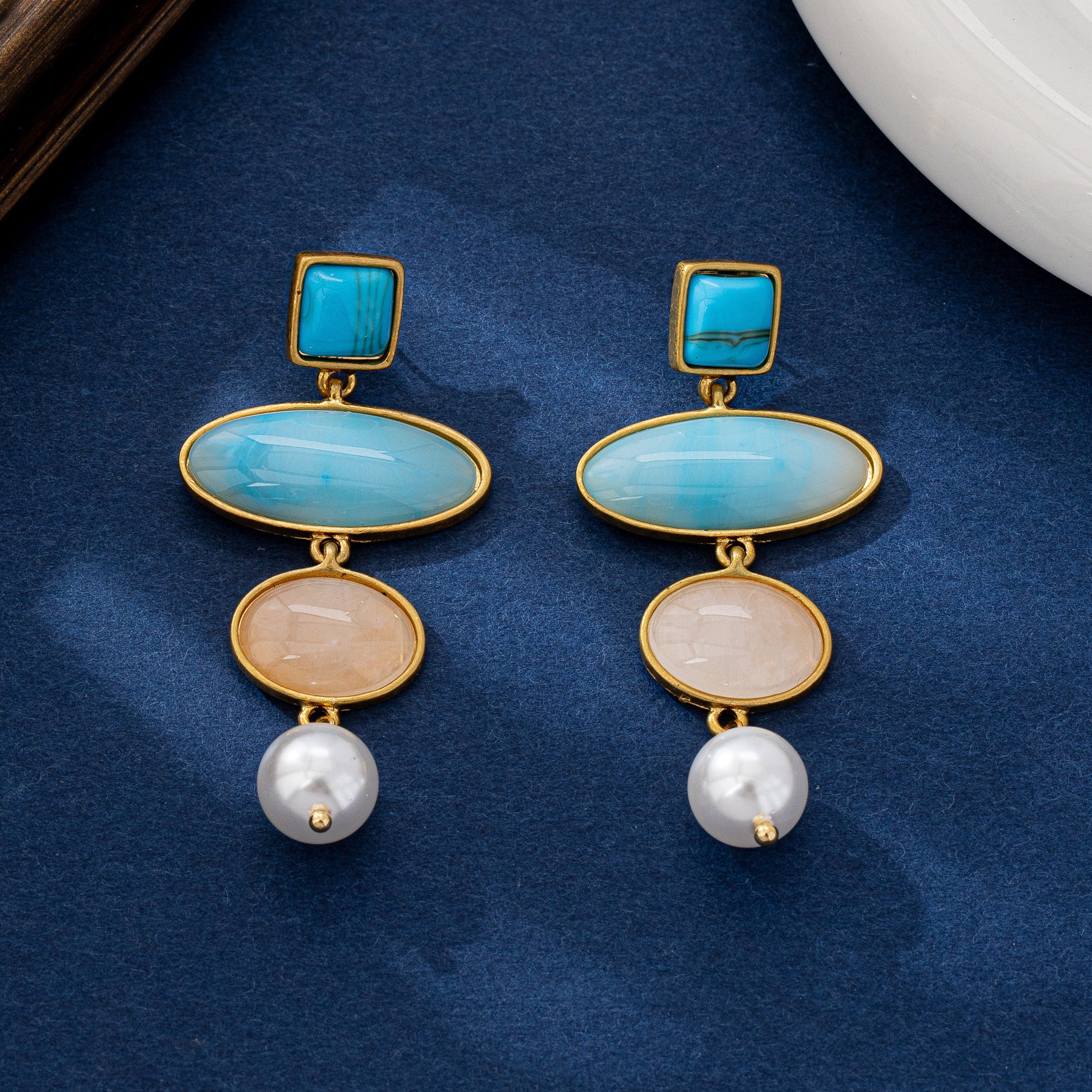 Retro Ocean Blue Stud Earrings With Artificial Pearl Inlay, Electroplated Zinc Alloy Clip Earrings