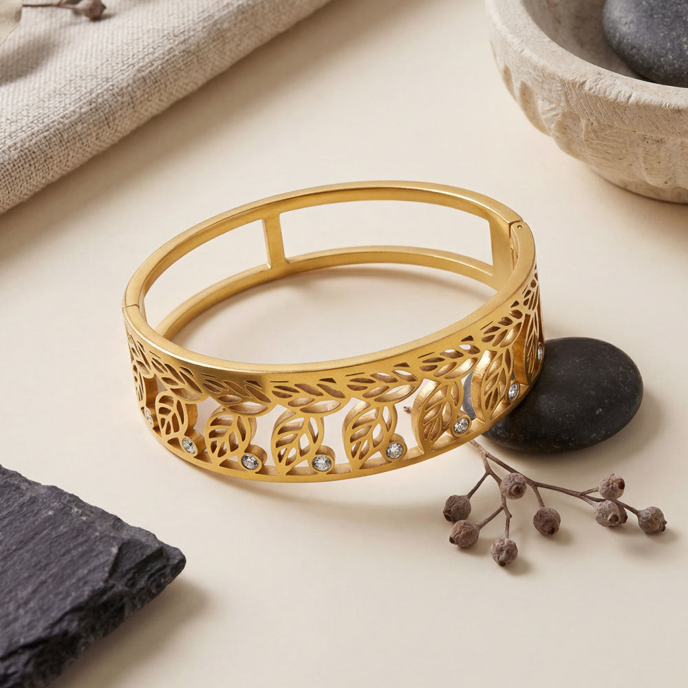 Exaggerated Leaves Wide Bracelet For Women In Titanium Steel With Rhinestone Inlay And Electroplated Gold Plating