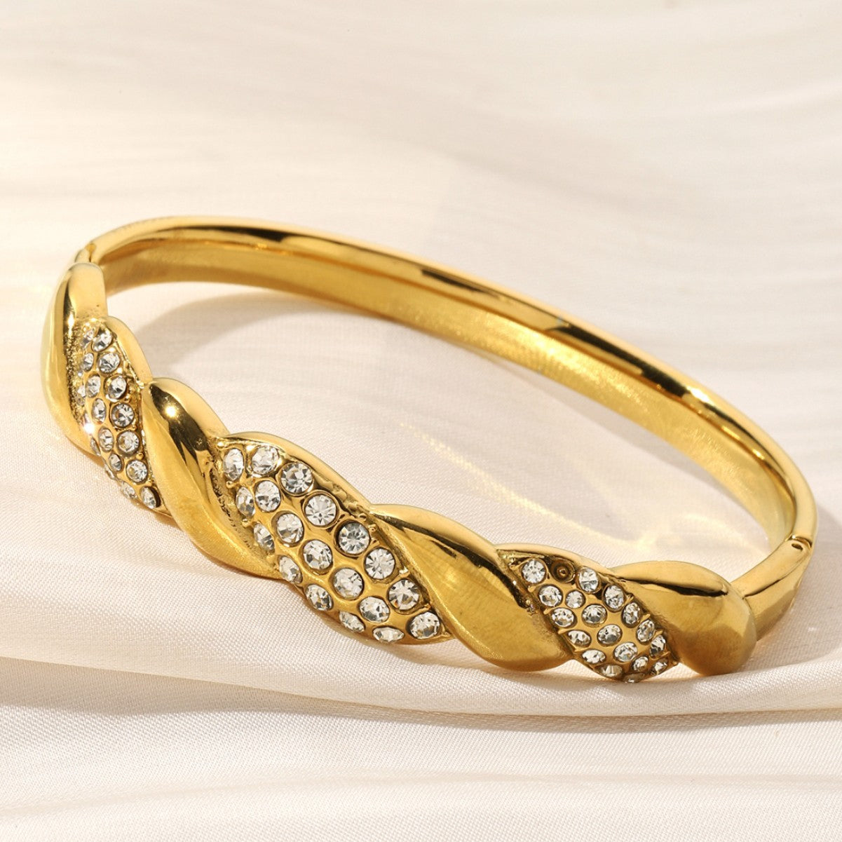 Simple Style Stripe Inlay Bangle In Titanium Steel With Rhinestones, Available In Gold