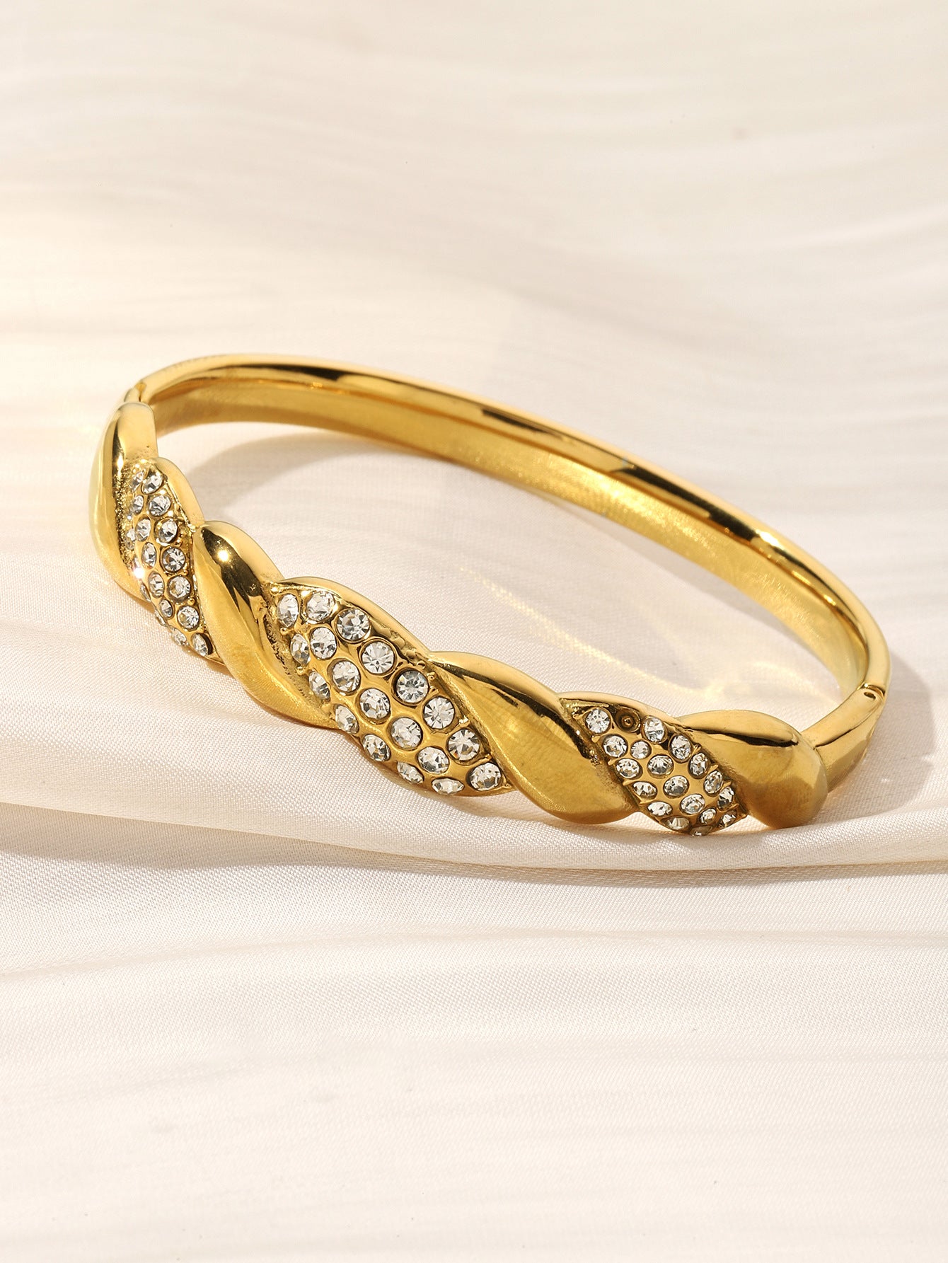 Simple Style Stripe Inlay Bangle In Titanium Steel With Rhinestones, Available In Gold
