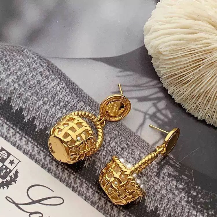 Water Droplets Earrings For Unisex Featuring Electroplated Alloy With 925 Sterling Silver Studs And Artificial Pearl Inlay