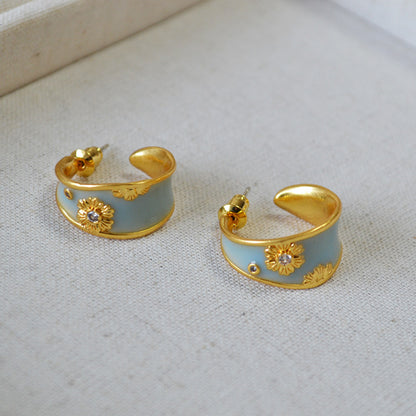 Handmade Retro Flowers Stud Earrings For Women In Copper With Zircon Inlay