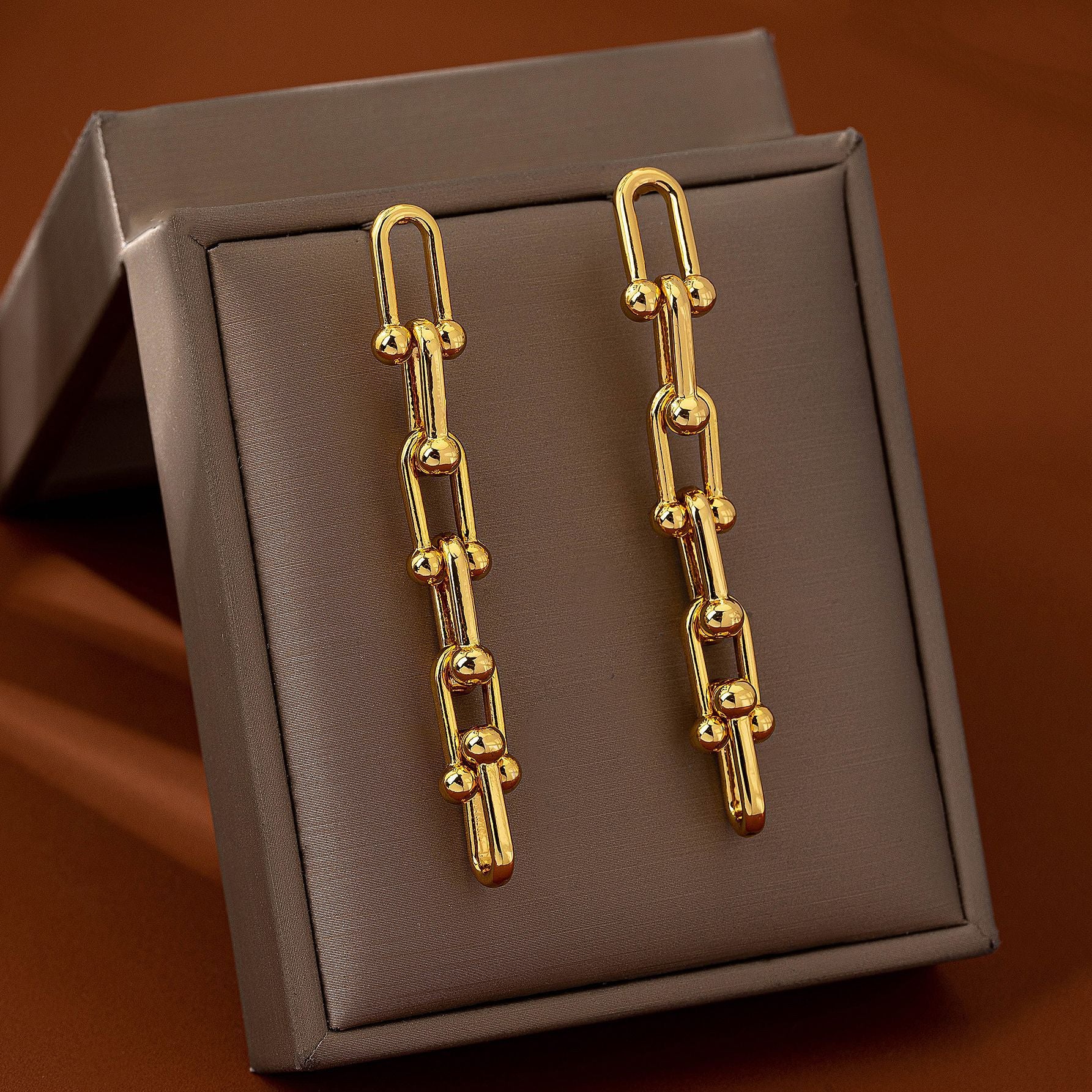 Retro Silver Leaf Tassel Dangling Earrings In Zinc Alloy With Electroplated Finish, Clip Earrings