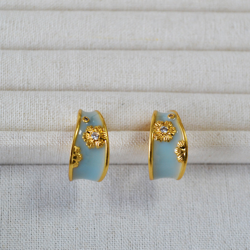 Handmade Retro Flowers Stud Earrings For Women In Copper With Zircon Inlay