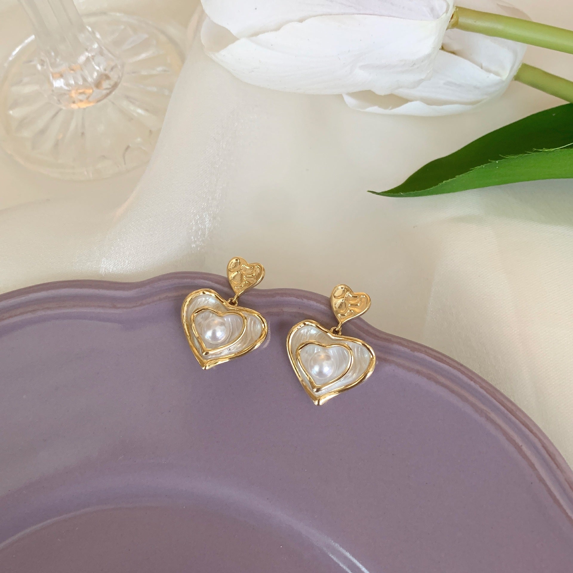 Retro Heart Shape Stud Earrings For Women With Alloy Posts And Artificial Pearl Inlay
