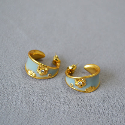 Handmade Retro Flowers Stud Earrings For Women In Copper With Zircon Inlay