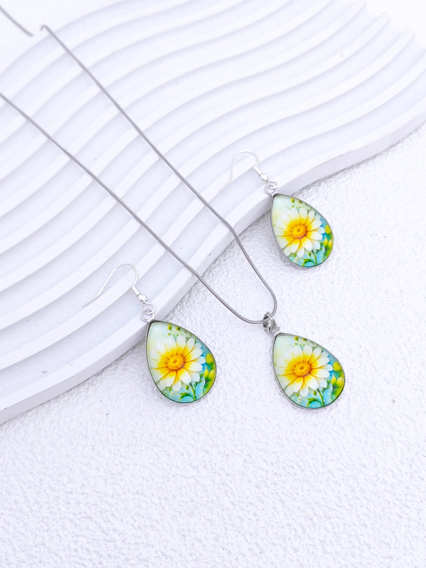 Water Droplets Necklace For Women In 304 Stainless Steel With 0.01µm Coating And Cable Chain