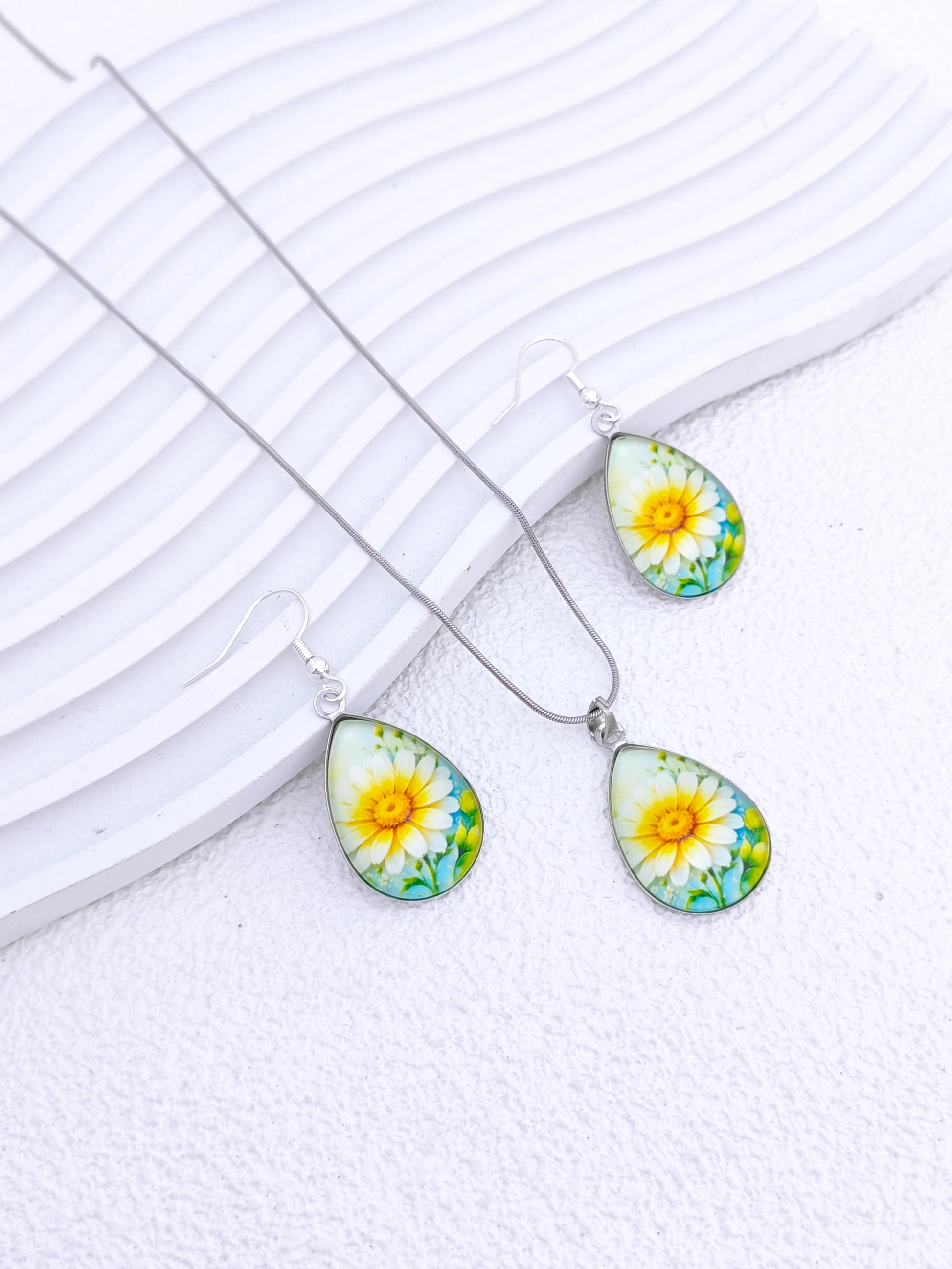 Water Droplets Necklace For Women In 304 Stainless Steel With 0.01µm Coating And Cable Chain