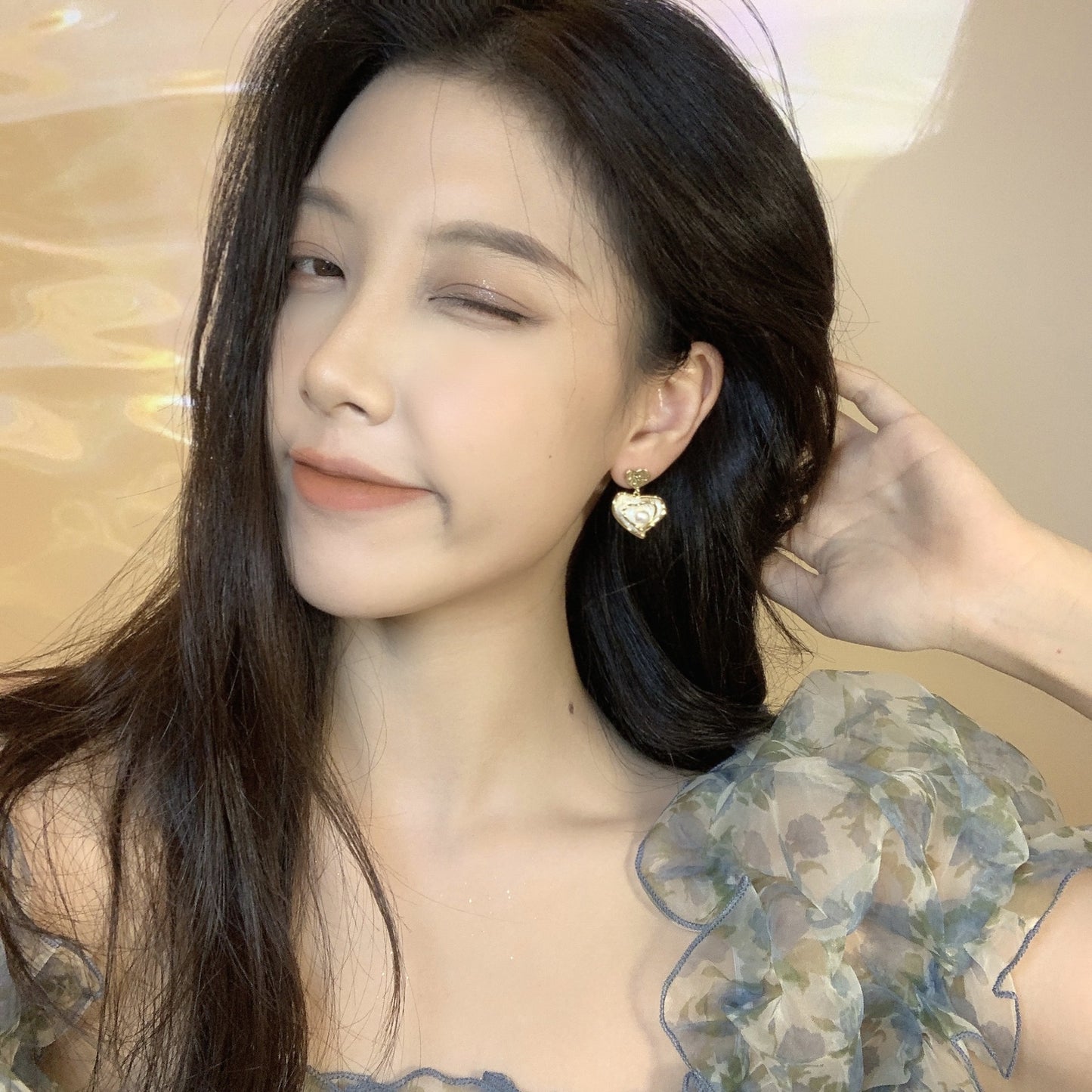 Retro Heart Shape Stud Earrings For Women With Alloy Posts And Artificial Pearl Inlay