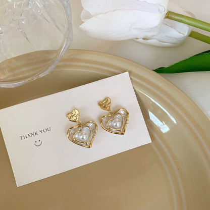 Retro Heart Shape Stud Earrings For Women With Alloy Posts And Artificial Pearl Inlay