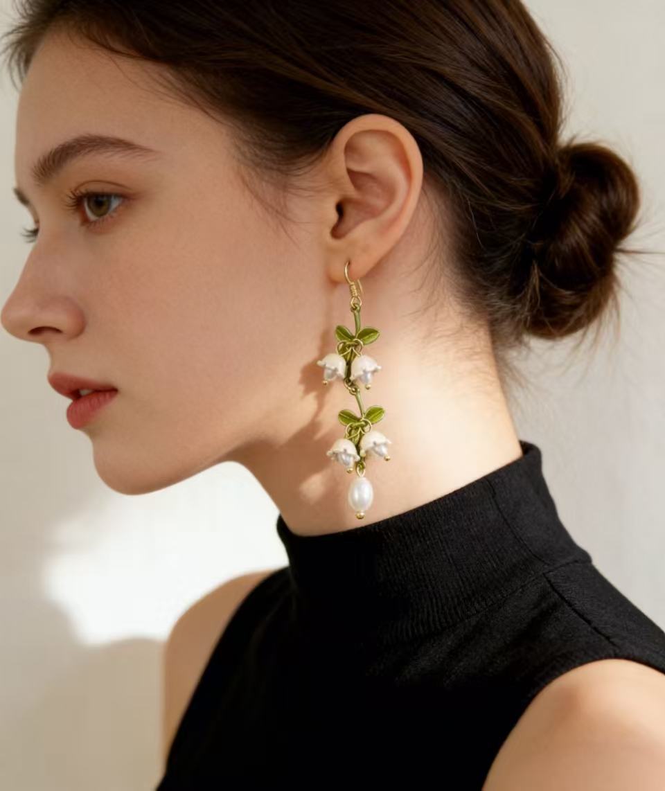 Sweet Green Flower Ear Hook Drop Earrings For Women In Alloy With Fish Hook Wires