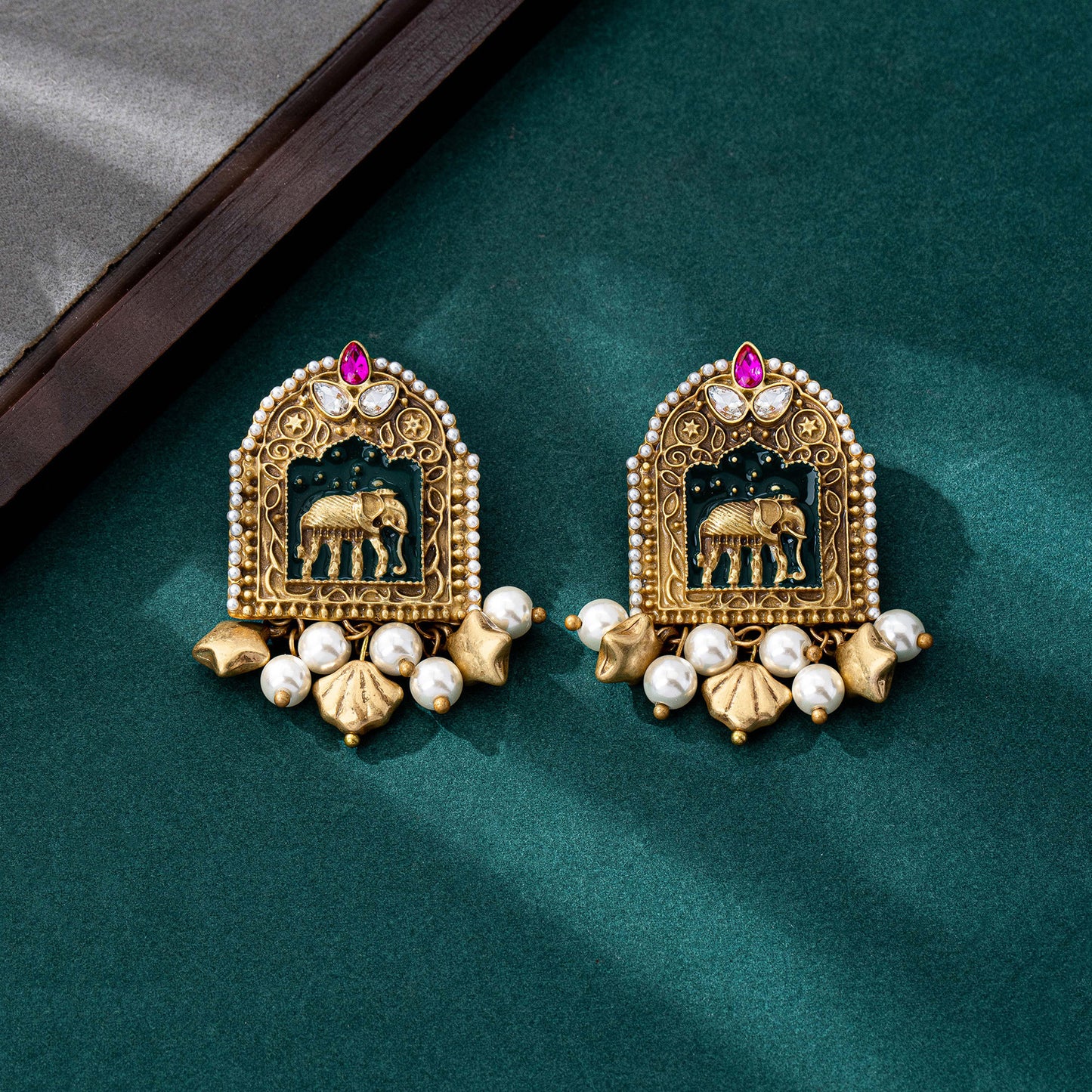 Bohemian Elephant Stud Earrings For Unisex Featuring Enamel And Artificial Pearl Inlay In Zinc Alloy