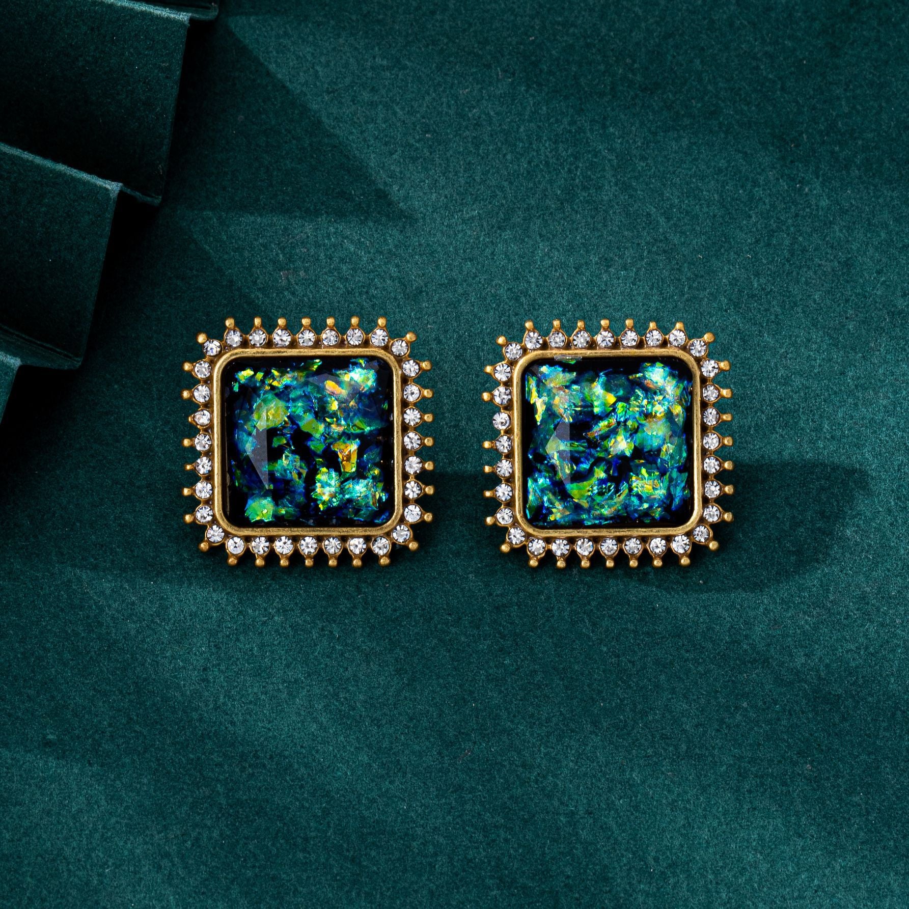Bow Tie Stud Earrings For Unisex Featuring Zinc Alloy With Crystal Inlay And 925 Sterling Silver Posts In Retro Style