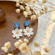 Blue Triangle Clip
