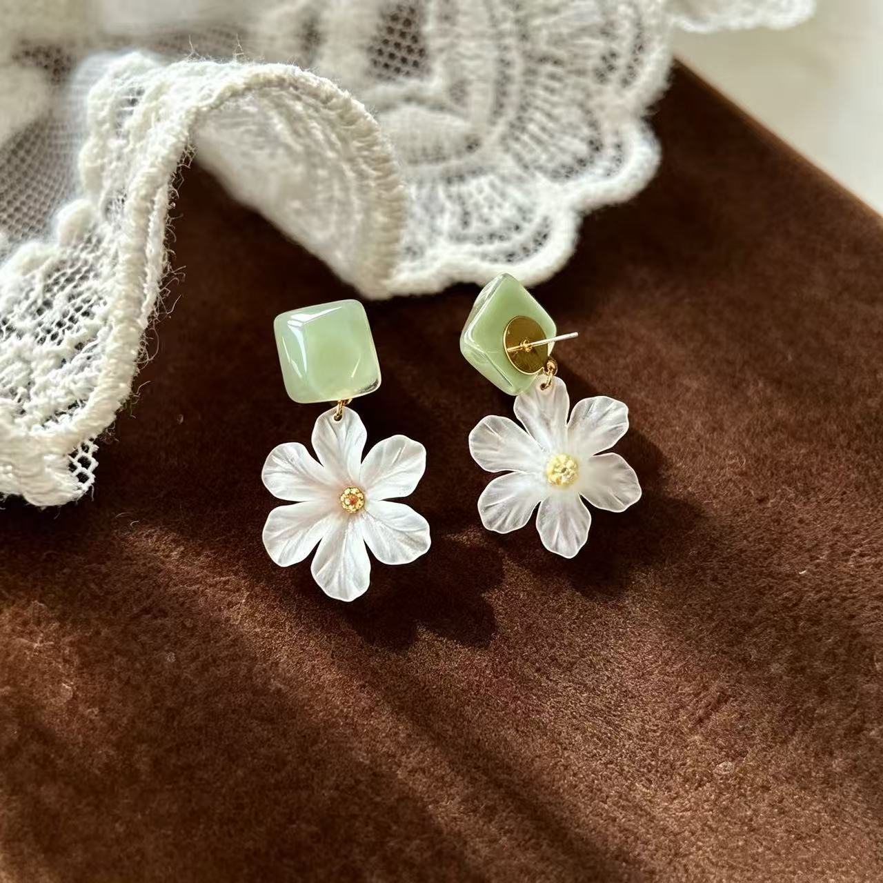 Petal Stud Earrings For Unisex Featuring Green Enamel Design With 925 Sterling Silver Alloy Posts