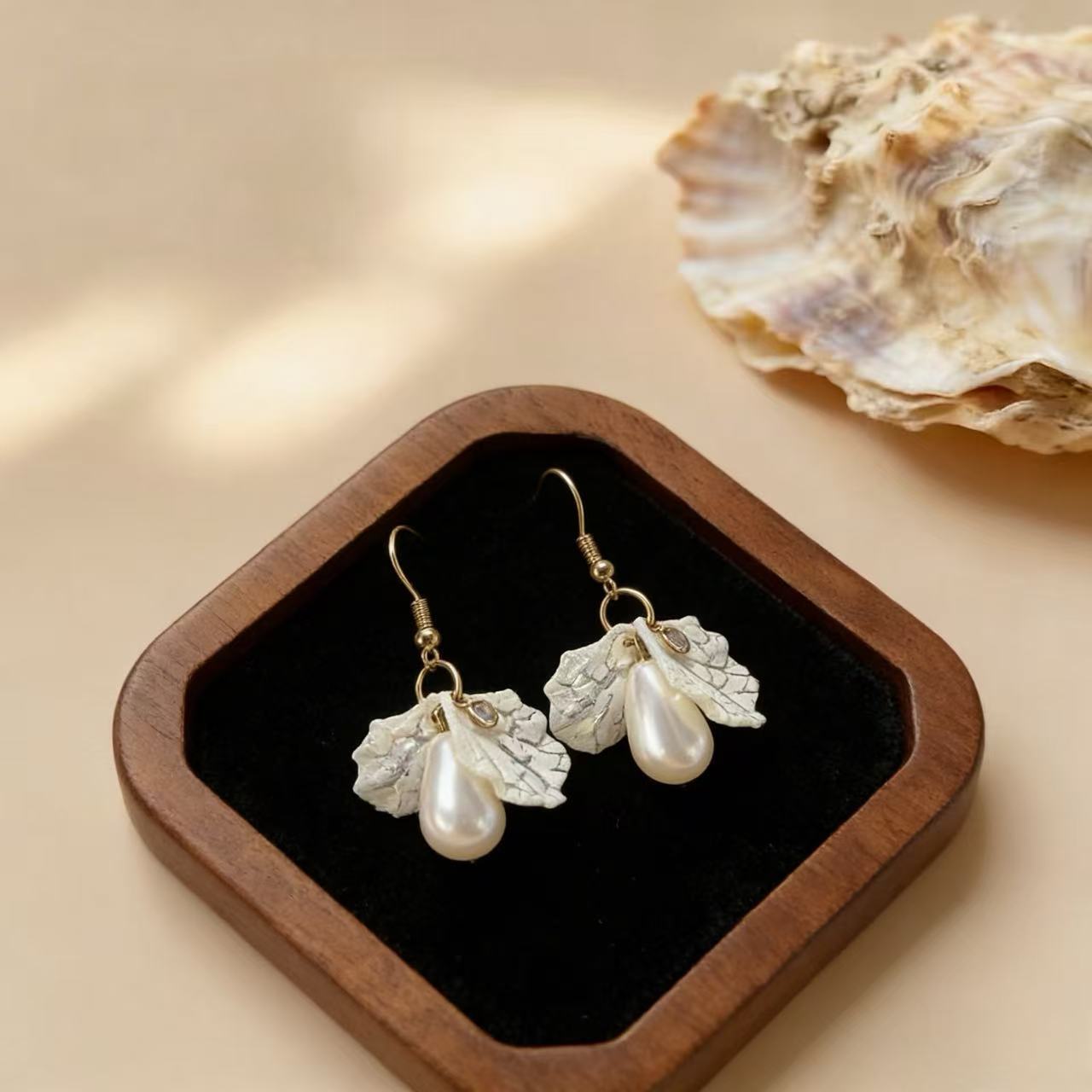 Sweet Shell Stud Earrings In Alloy With Electroplated Finish And Copper Ear Pins