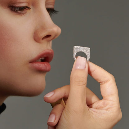 Geometric Silver Hip-Hop Rings For Women In Alloy With Rhinestones Featuring Electroplated Craftsmanship