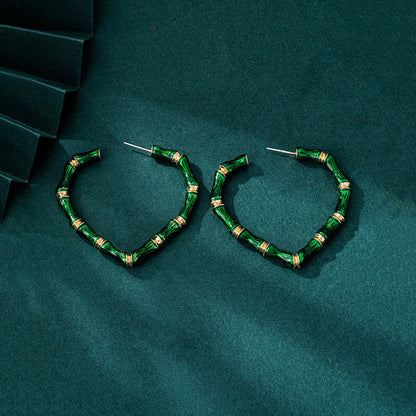 Retro Heart Shape Stud Earrings In Alloy With Silver Plated Electroplated Finish, 925 Sterling Silver Posts, And Enamel Craftsmanship