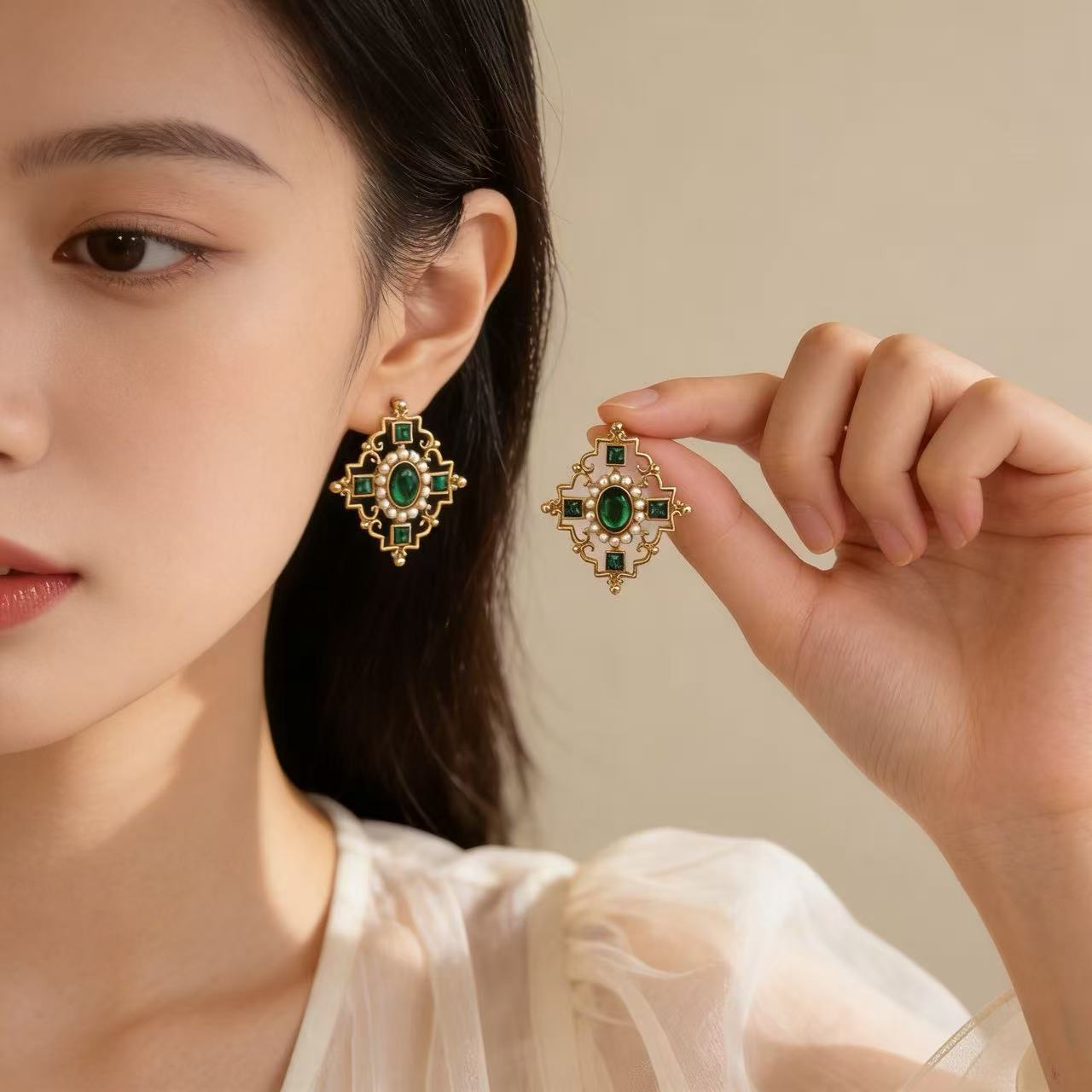 Retro Quadrilateral Drop Earrings For Women In Alloy With Crystal Inlay, Featuring 925 Sterling Silver Studs