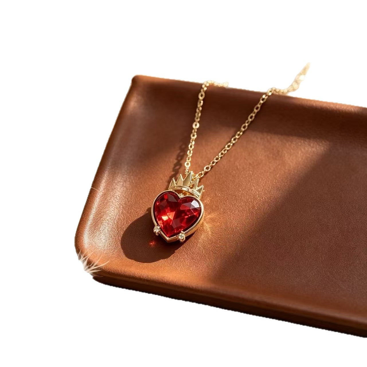 Heart Shape Necklace With Electroplated Alloy Chain Featuring Gem Inlay In Vintage Style For Unisex