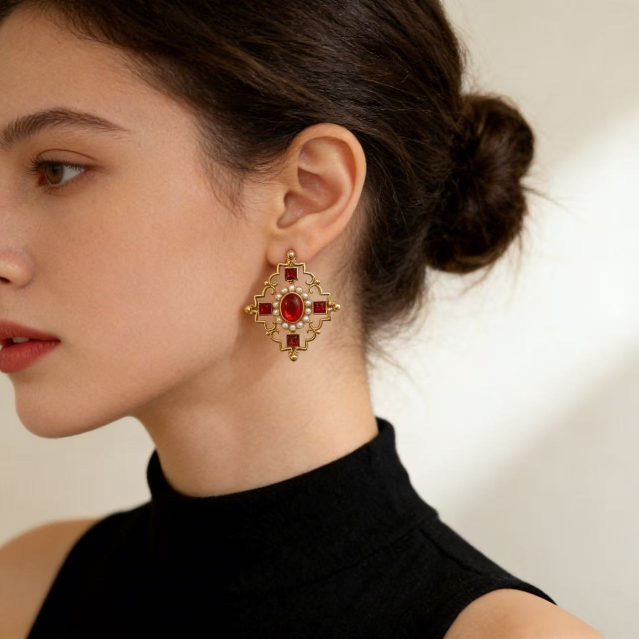 Retro Quadrilateral Drop Earrings For Women In Alloy With Crystal Inlay, Featuring 925 Sterling Silver Studs