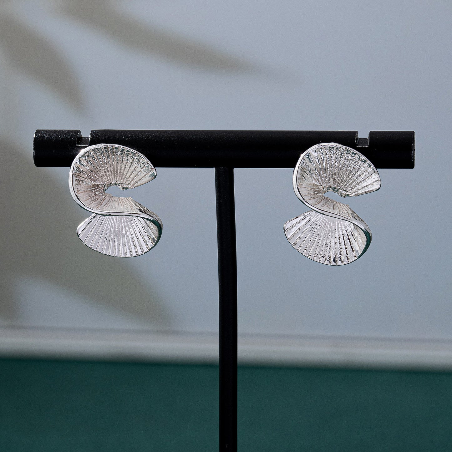 Asymmetrical Flowers Stud Earrings For Unisex Featuring Electroplated Zinc Alloy With 925 Sterling Silver Ear Pins
